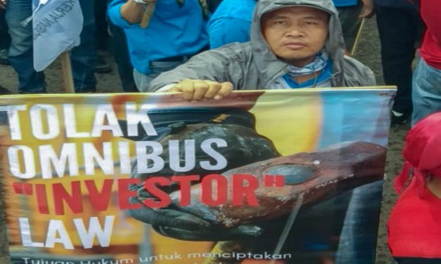 RUU OMNIMBUS LAW CIPTA KERJA TIDAK MELINDUNGI PEKERJA INDONESIA