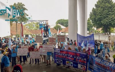 AKSI UNJUK RASA SPN KOTA BOGOR TOLAK RUU OMNIMBUS LAW CIPTA KERJA