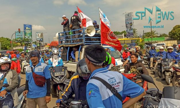 AKSI UNRAS BURUH BANTEN TUTUP RUAS JALAN RAYA SERANG – JAKARTA