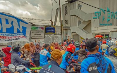 TOLAK OMNIBUS LAW, BURUH PABRIK TANGERANG DIKURAS