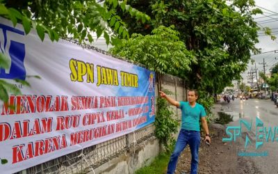 PERLAWANAN TERHADAP RUU CIPTA KERJA MELALUI BANNER