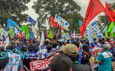 BURUH KABUPATEN BEKASI AKSI UNJUK RASA TOLAK RUU CIPTA KERJA