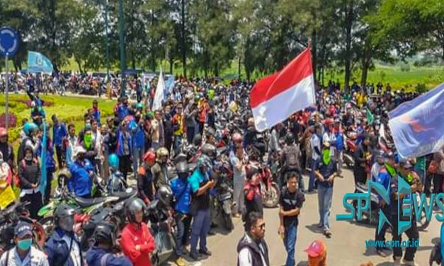 PEMBAHASAN OMNIMBUS LAW RUU CIPTA KERJA AKAN MEMPERBURUK PANDEMI COVID – 19