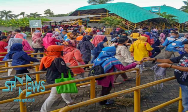 PSP SPN KAWASAN INDUSTRI NIKOMAS GEMILANG BAGIKAN MASKER UNTUK PEKERJA