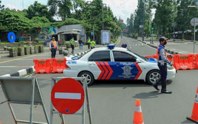 MENKES TERAWAN TEKEN PERMENKES TENTANG PSBB