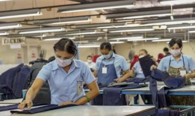KEMENPERIN DIKRITIK KARENA MENGIJINKAN PERUSAHAAN BEROPERASI SAAT PSBB