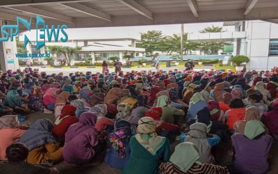 PT NIKOMAS GEMILANG TAWARKAN PENGUNDURAN DIRI DENGAN KOMPENSASI SATU KALI KETENTUAN PASAL 156 UUK