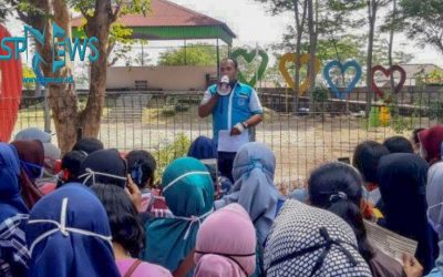 RATUSAN BURUH GERUDUK PT GOLDEN FLOWER KABUPATEN SEMARANG