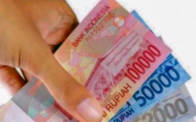 KHOFIFAH INDAR PARAWANSA PUTUSKAN UMP JAWA TIMUR 2021 NAIK RP 100 RIBU