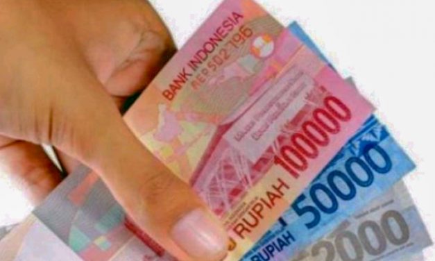 PEKERJA DENGAN UPAH DIBAWAH RP 5 JUTA AKAN DIBERI BANTUAN OLEH PEMERINTAH