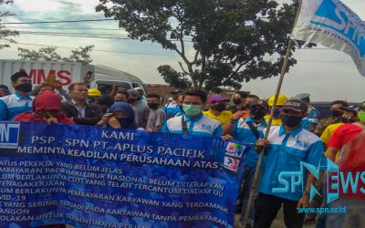 TUNTUT HAK NORMATIF, RATUSAN BURUH GERUDUK PT APLUS PACIFIK