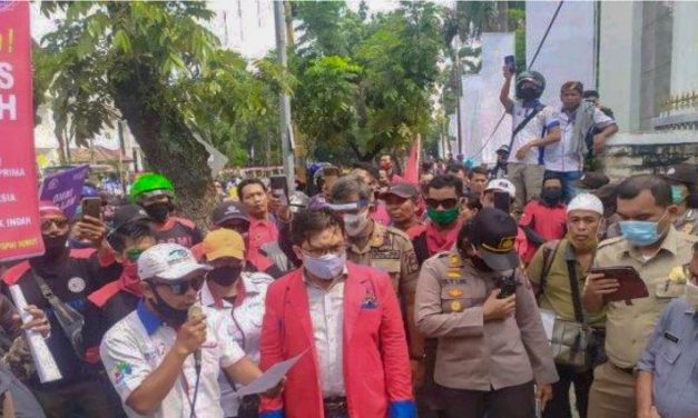 BURUH SUMUT SERUKAN TOLAK OMNIMBUS LAW RUU CIPTA KERJA