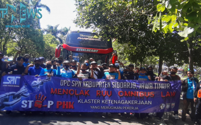 SPN JAWA TIMUR UNJUK RASA TOLAK RUU CIPTA KERJA DI DPR RI