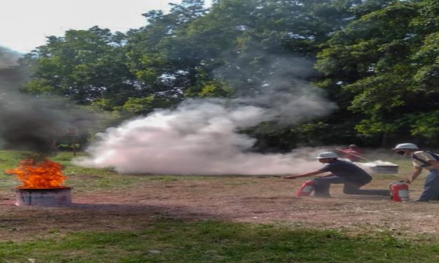 LATIHAN PENANGGULANGAN KEADAAN DARURAT DI PABRIK