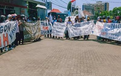 TOLAK PHK SEPIHAK, BURUH PT PAJITEX GELAR UNJUK RASA
