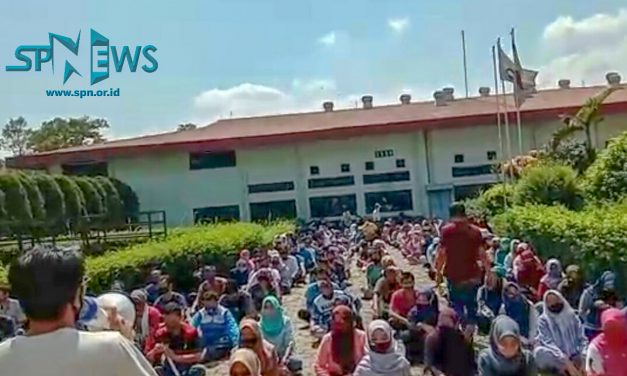BURUH PT ASTIKA SAMBO GELAR MOGOK KERJA TOLAK UU CIPTA KERJA