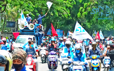 RIBUAN BURUH TANGERANG MOGOK NASIONAL, JALUR AKSES BITUNG DITUTUP