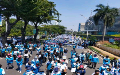 JOKOWI DIULTIMATUM KELUARKAN PERPPU CIPTA KERJA SEBELUM 28 OKTOBER 2020