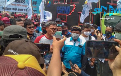 BURUH TUNTUT DPR RI BATALKAN UU CIPTA KERJA