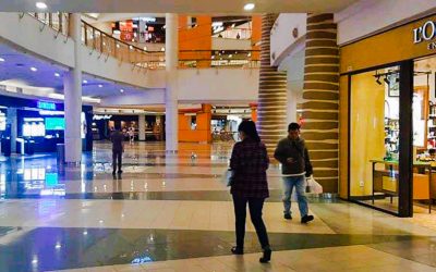 PENGUSAHA MAL DI JAKARTA MINTA BUKA SAMPAI PUKUL 20.00