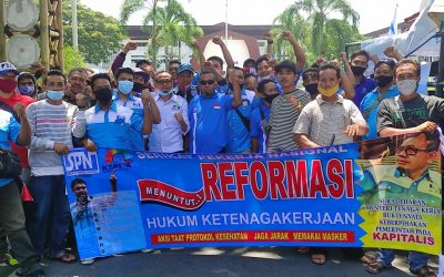 UNJUK RASA SPN NTB TUNTUT REFORMASI KETENAGAKERJAAN