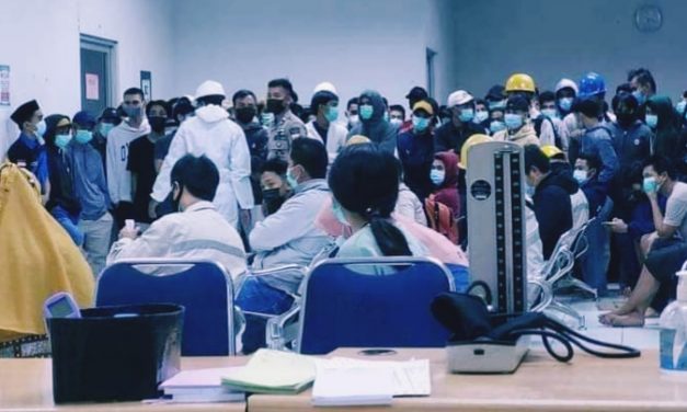 KEBIJAKAN SEPIHAK KLINIK PT IMIP BERAKIBAT PELAYANAN KESEHATAN PEKERJA TERBENGKALAI