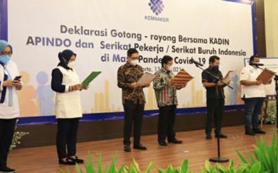 DEKLARASI GOTONG ROYONG KEMNAKER, APINDO, KADIN DAN SERIKAT PEKERJA