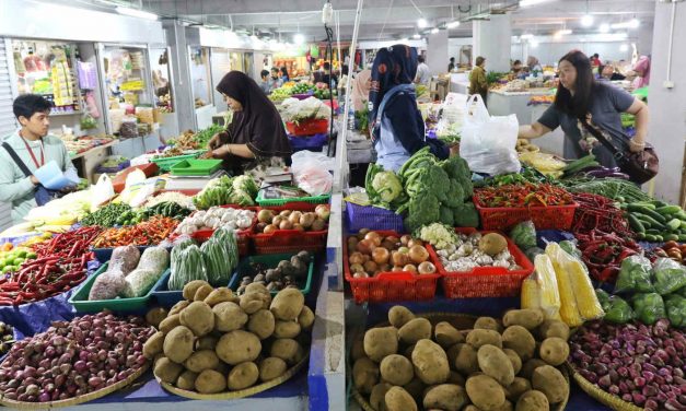PENGUNJUNG PASAR TRADISIONAL TIDAK PERLU SERTIFIKAT VAKSIN DAN ANTIGEN