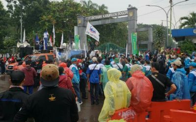 BURUH KABUPATEN BOGOR MINTA DITETAPKAN UMSK