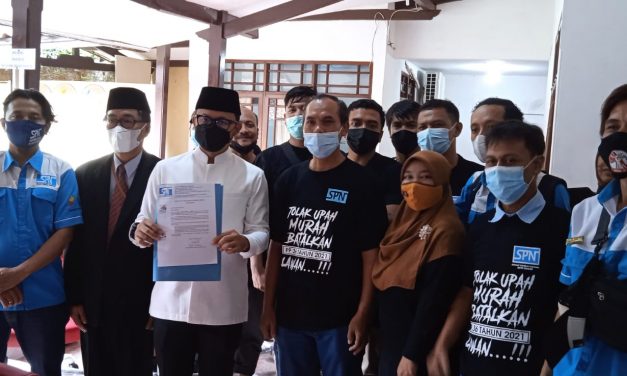 SPN KOTA BOGOR PERINGATI HARI PAHLAWAN DENGAN UNJUK RASA TUNTUT KENAIKAN UPAH MINIMUM