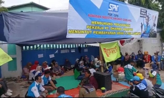 BURUH PT DHARMA MEDIPRO LAKUKAN MOGOK KERJA