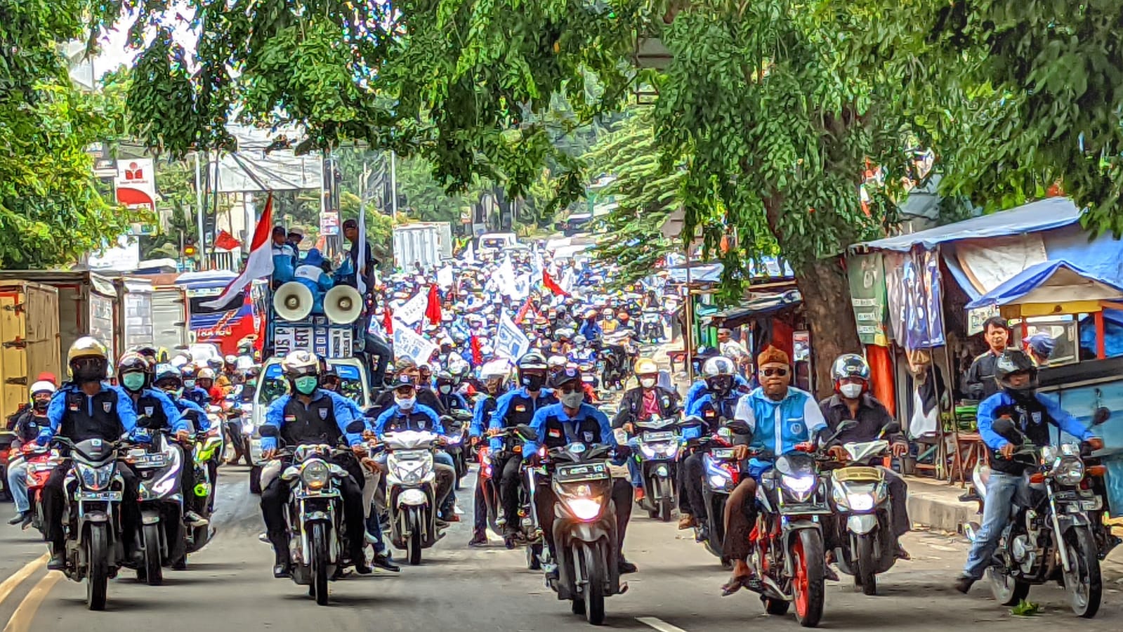 RIBUAN BURUH TANGERANG RAYA KAWAL SIDANG PLENO DEPEKAB - SERIKAT ...