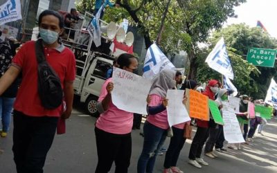 EKS PEKERJA PT SJ MODE SUBANG UNJUK RASA DI PTUN JAKARTA PUSAT