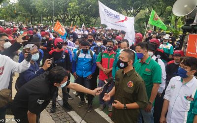 BURUH JAKARTA TUNTUT KENAIKAN UPAH UNTUK WUJUDKAN KESEJAHTERAAN BURUH
