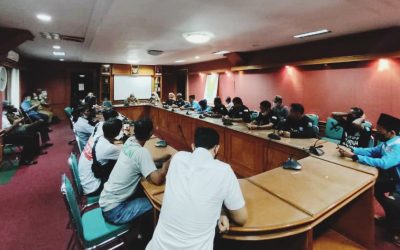 BURUH SPN SUBANG UNJUK RASA TUNTUT KENAIKAN UPAH 10 PERSEN