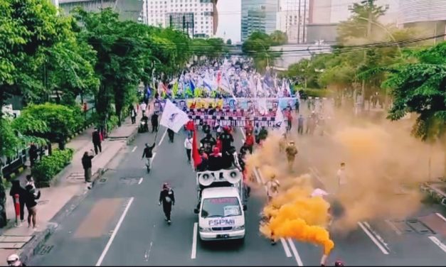 GUBERNUR JAWA TIMUR PASTIKAN UMK AKAN DITETAPKAN 30 NOVEMBER