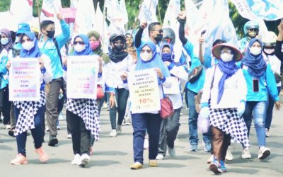 BURUH KEMBALI GERUDUG KANTOR GUBERNUR JAWA TENGAH