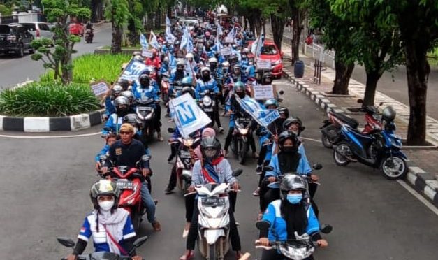 SPN KOTA PEKALONGAN UNJUK RASA DI KANTOR WALIKOTA