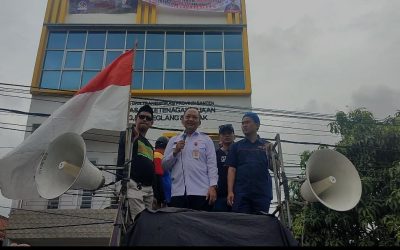 TEMUI BURUH, KEPALA DISNAKERTRANS PROVINSI BANTEN BERKOMITMEN SELESAIKAN MASALAH KETENAGAKERJAAN DI BANTEN