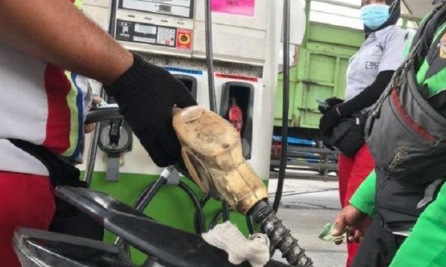 TAHAN HARGA PERTALITE, PEMERINTAH WAJIB BAYAR UTANG KOMPENSASI KE PERTAMINA DAN PLN