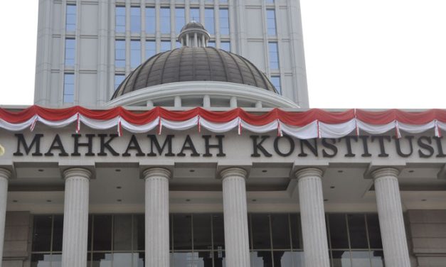 MENGUJI UU CIPTA KERJA TENTANG  BATAS WAKTU PKWT