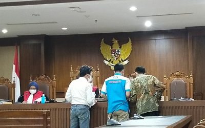 SIDANG PHI PENGANTAR ALAT BUKTI TERGUGAT PADA KASUS PERSELISIHAN DI PT KAHOINDAH CITRAGARMENT
