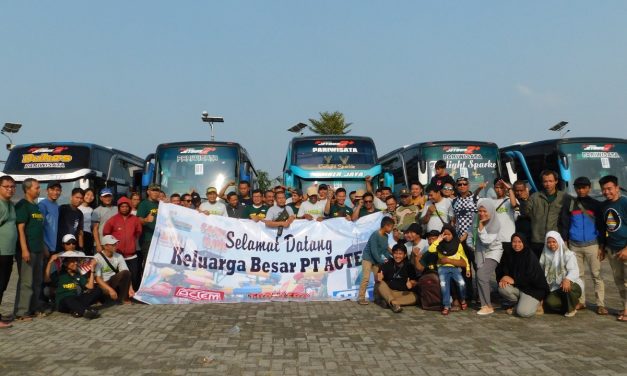 MEMPERERAT SELURUH KARYAWAN DAN KELUARGANYA MELALUI FAMILY GATHERING