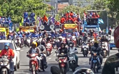 BURUH JATIM GELAR UNJUK RASA TOLAK KENAIKAN BBM DAN TUNTUT KENAIKAN UPAH