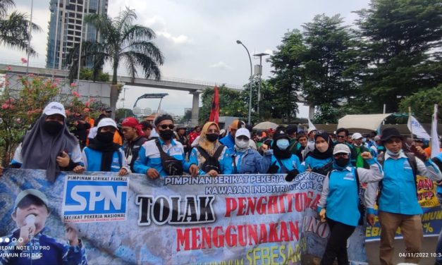BURUH TUNTUT KENAIKAN UPAH 2023 SEBESAR 13 PERSEN