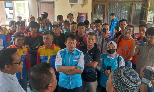 RAPAT PLENO DEWAN PENGUPAHAN KABUPATEN SERANG