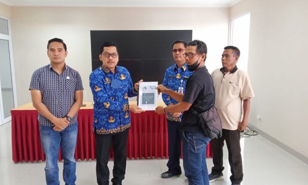 BURUH BREBES LAKUKAN AUDENSI TERKAIT KENAIKAN UPAH DI KANTOR BUPATI
