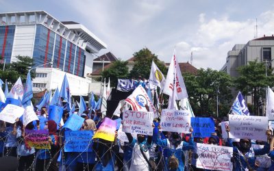 BURUH JAWA TENGAH TETAP MINTA KENAIKAN UPAH 2023 SEBESAR 13 PERSEN