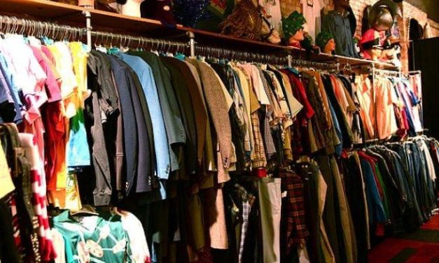 PERDAGANGAN PAKAIAN BEKAS IMPOR MENYULITKAN INDUSTRI TEKSTIL