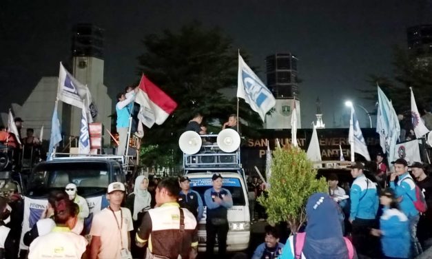 BURUH BANTEN MASIH BERTAHAN DI KP3B MENUNGGU PJ GUBERNUR